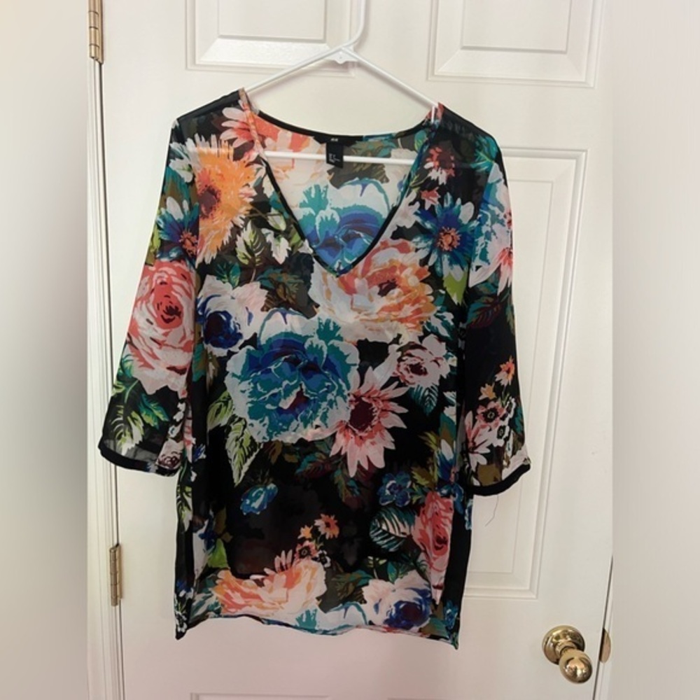 H & M semi sheer top, size 6